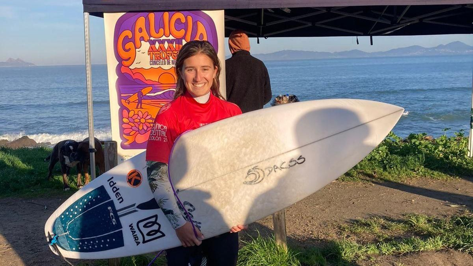 La joven surfista del DACSS nigranés volvió a alzarse con la victoria en una Copa Galicia de surf.