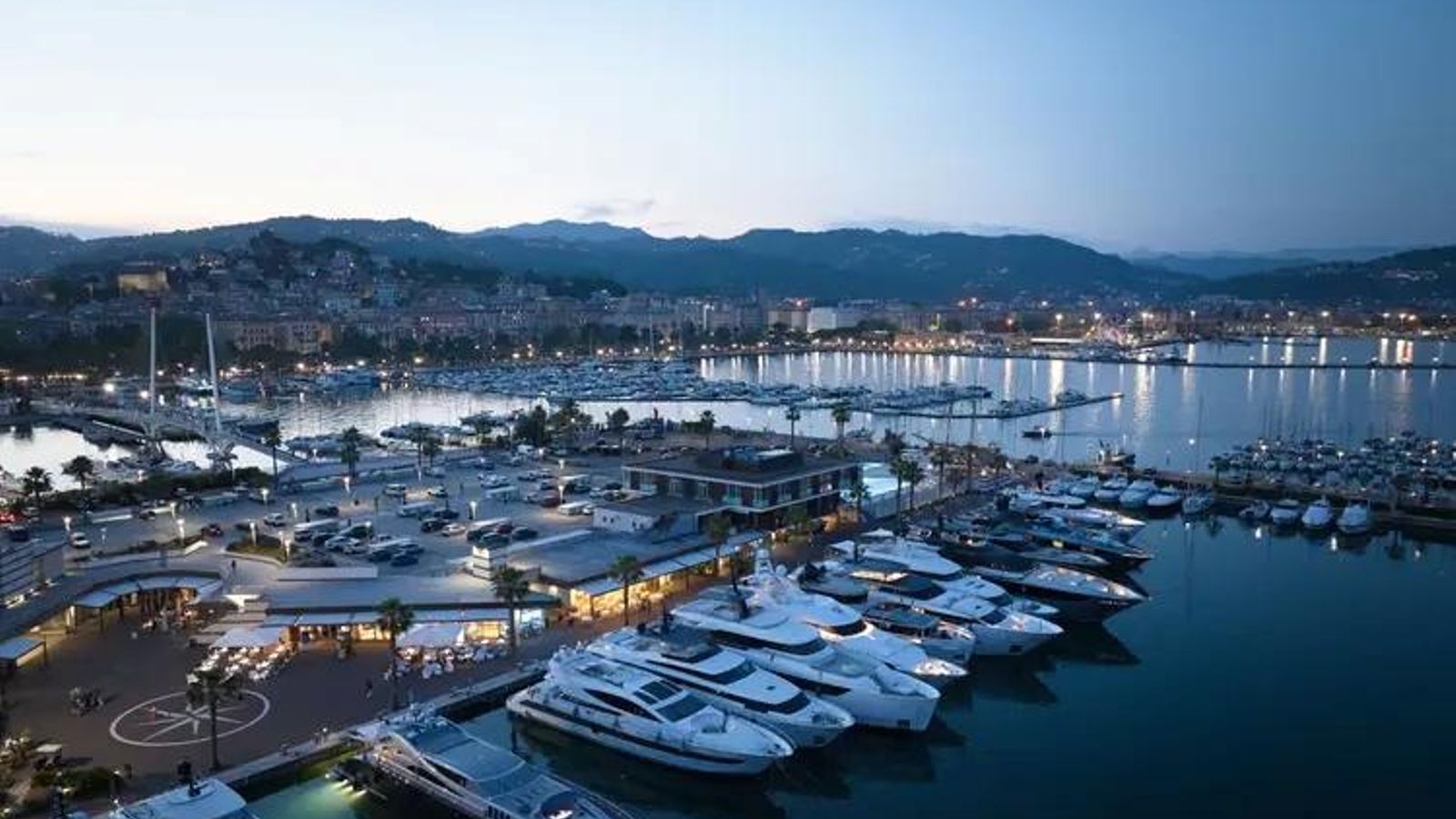 Porto Mirabello, en Liguria (Italia)