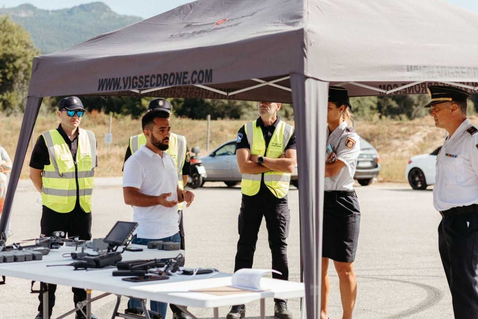 Imagen de una formación de Vig-Sec Drone a cuerpos de seguridad en Porto do Molle.