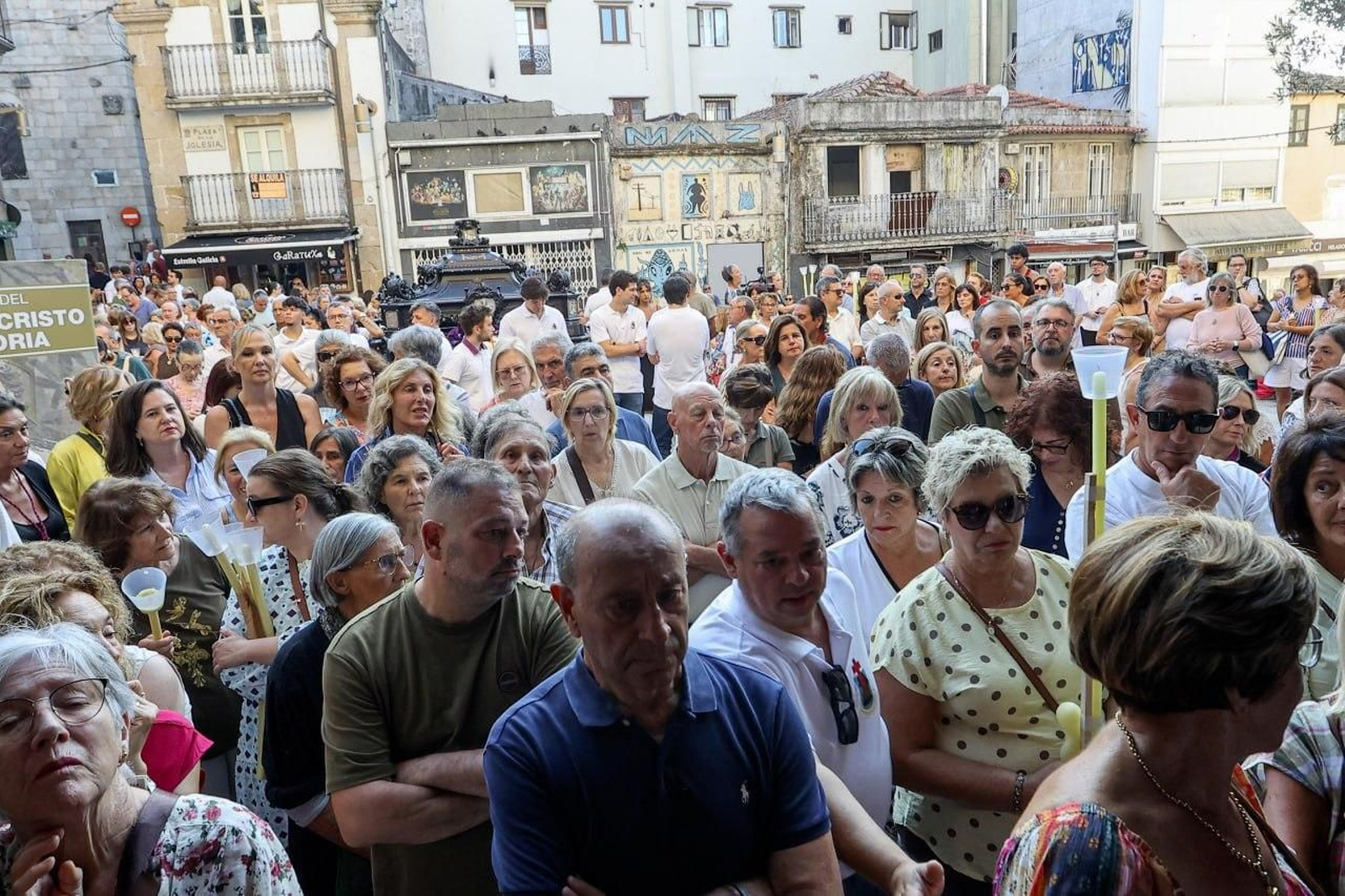 Galería | Vigo vive el pregón y el descendimiento del Cristo da Victoria
