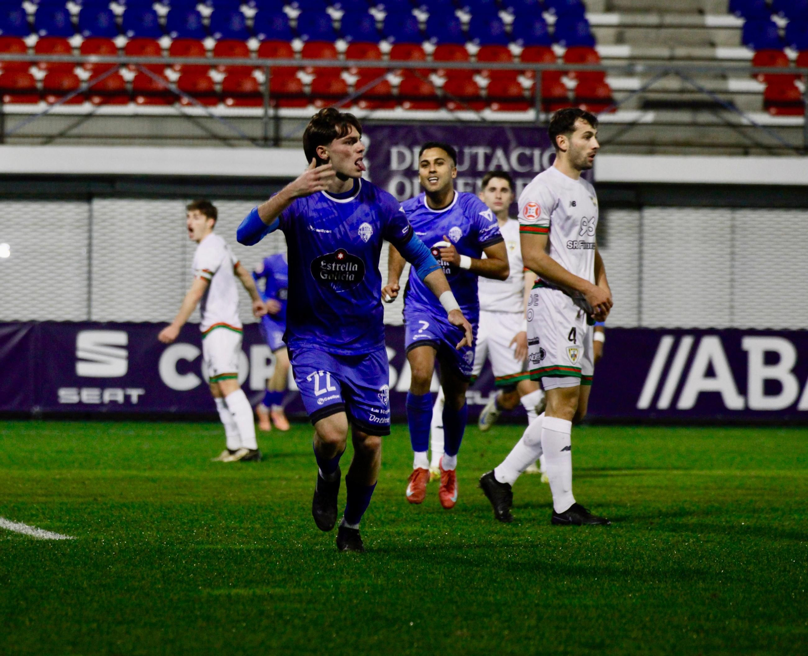 Galería | La ciudad disfruta del partido entre Ourense CF y Barakaldo