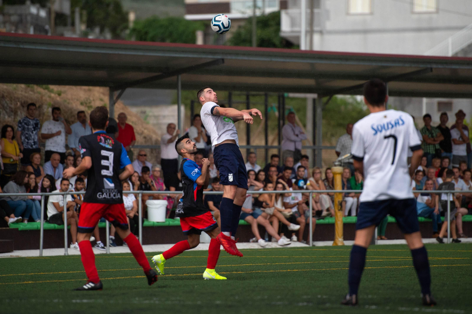 Partido de fútbol entre el Santa Teresita y el Valenzá. FOTO: ÓSCAR PINAL