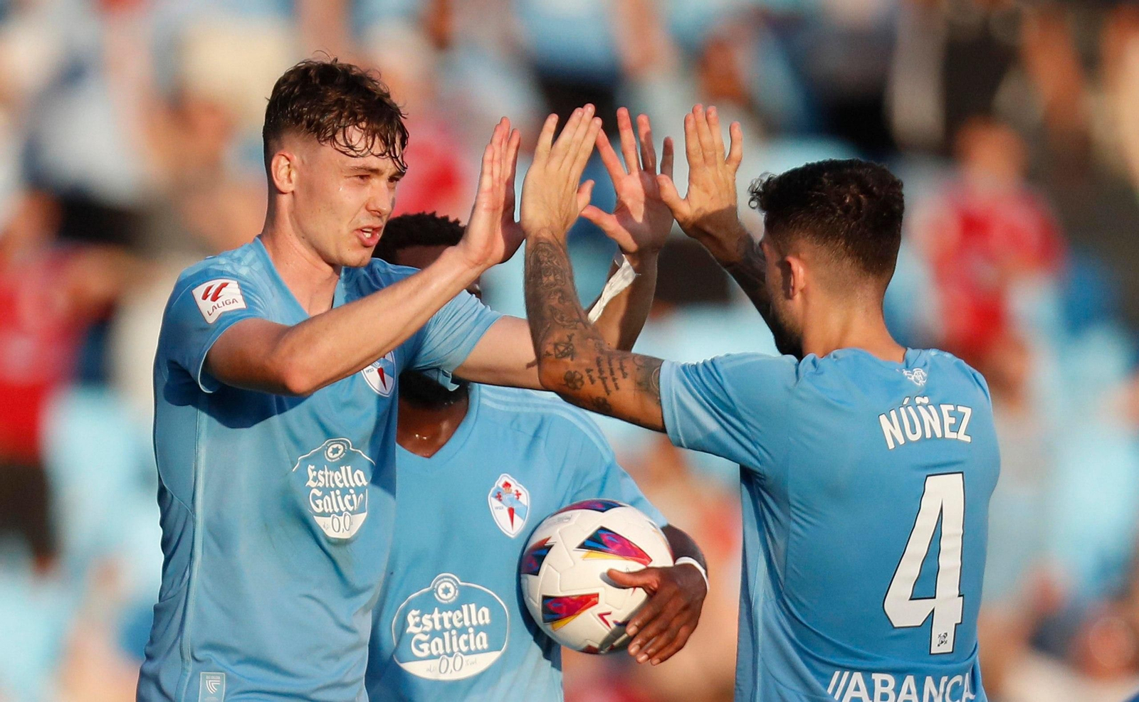 Larsen en el partido del Celta contra el Getafe en Balaídos.