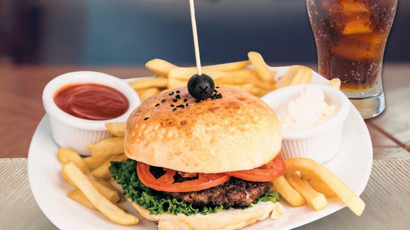 Sabores únicos: Novo América es un referente en la elaboración de hamburguesas en Celanova.