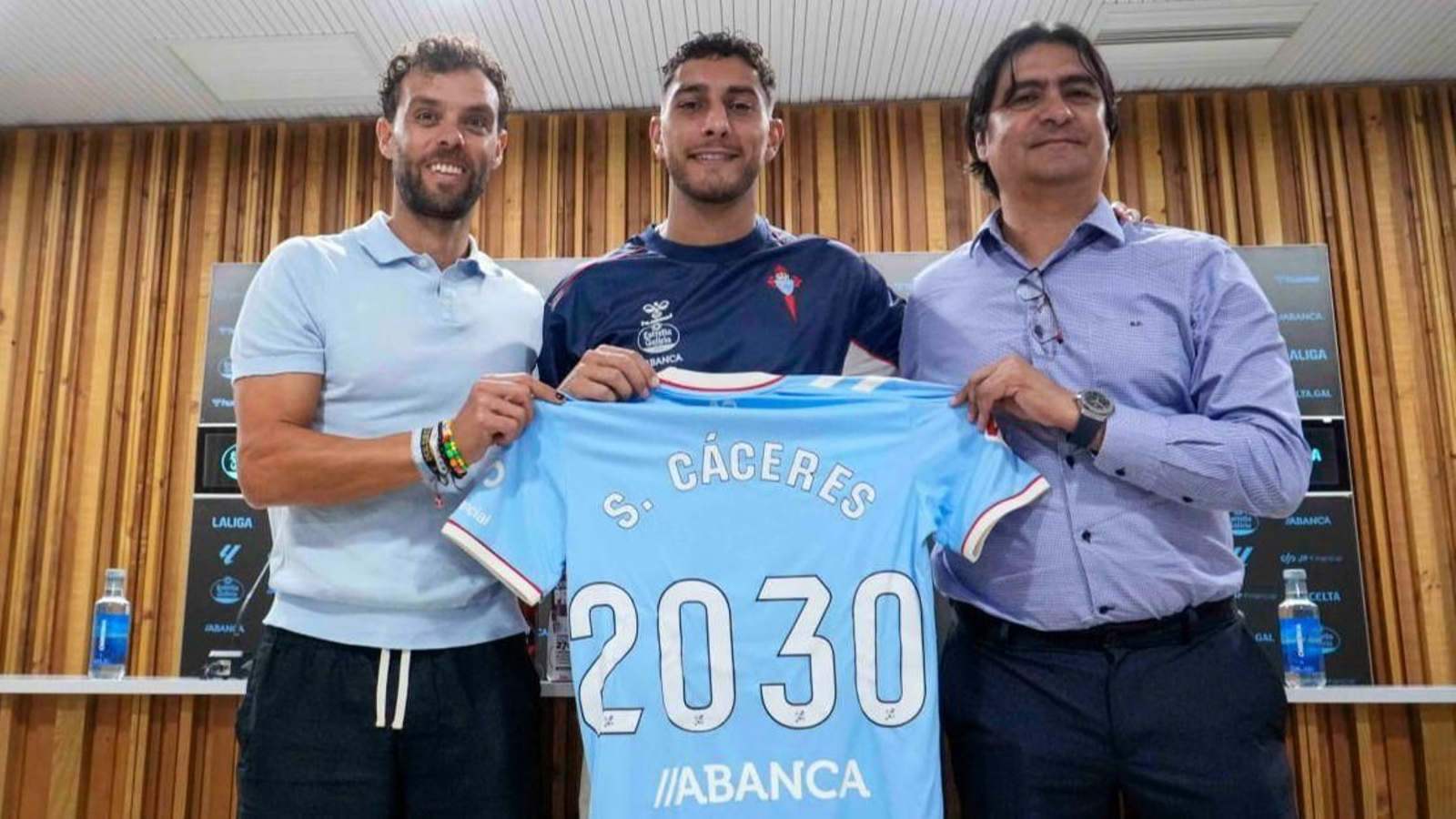 Sebastián Cáceres, presentado en Afouteza.