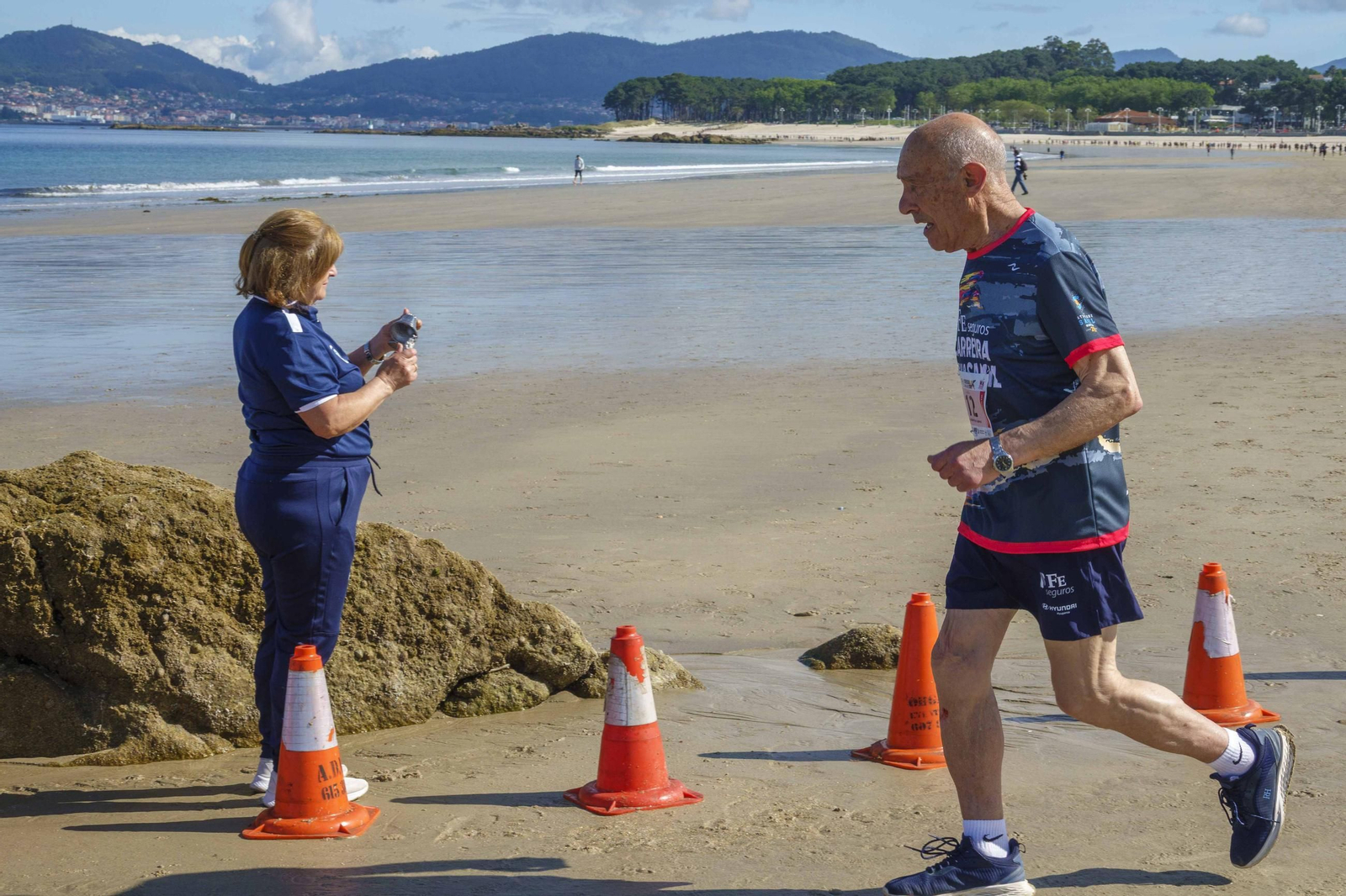 Galería | 1.000 corredores inundan Samil