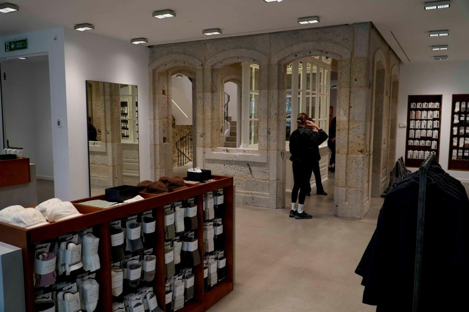 Galería | La nueva tienda de Oysho en Vigo ocupa un edificio emblemático en Príncipe