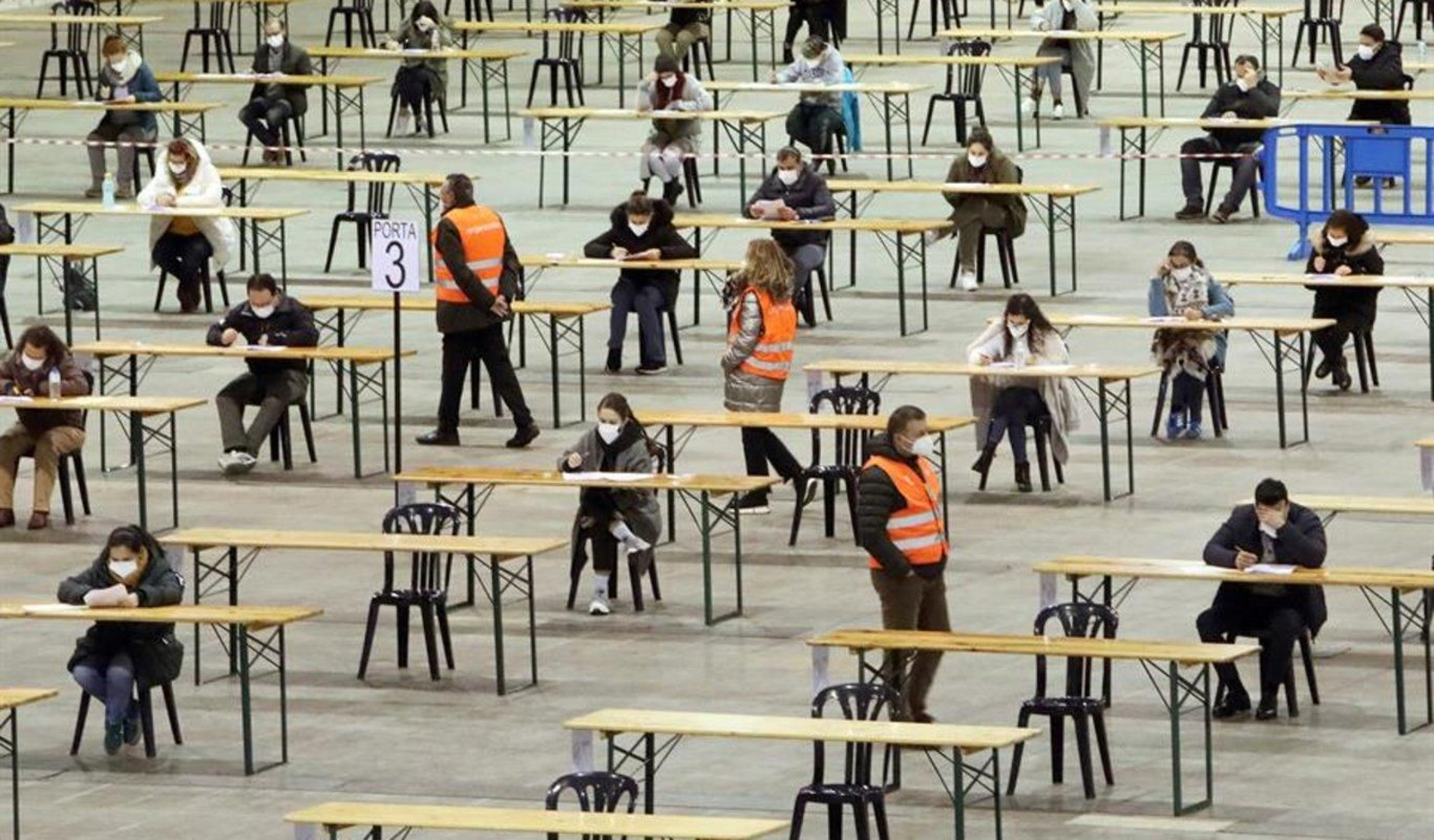 Oposiciones celebradas en Silleda. (EFE)
