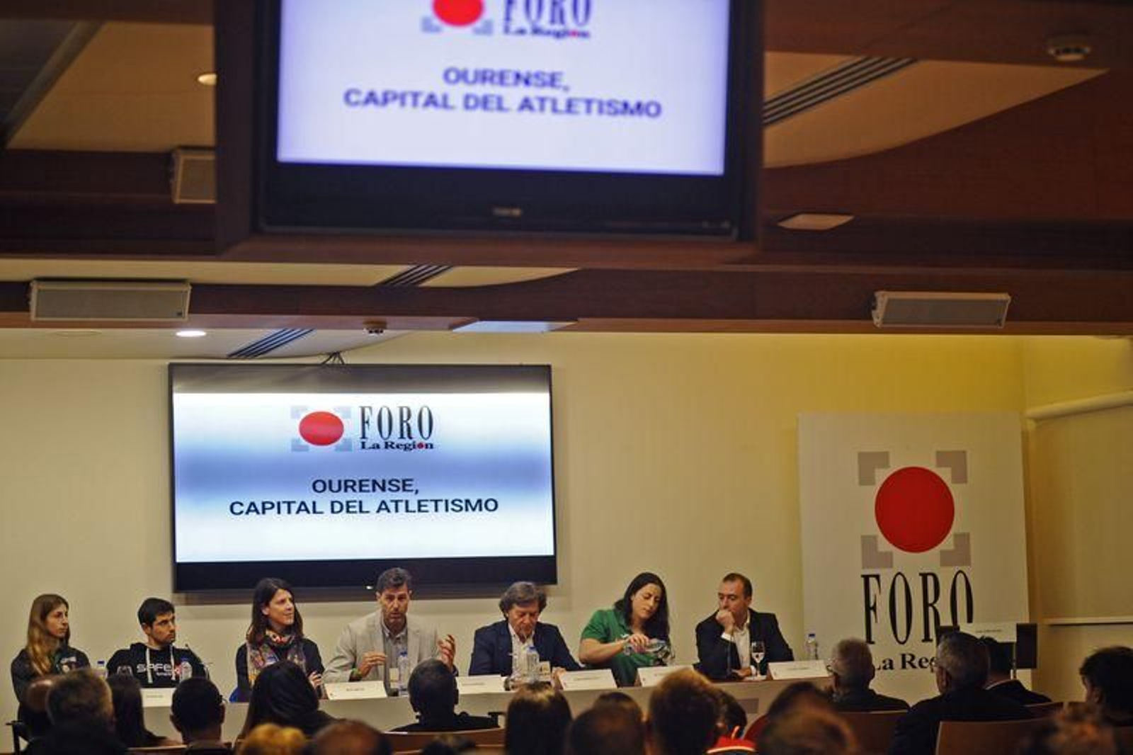 Foro La Región de atletismo // FOTO: MARTIÑO PINAL