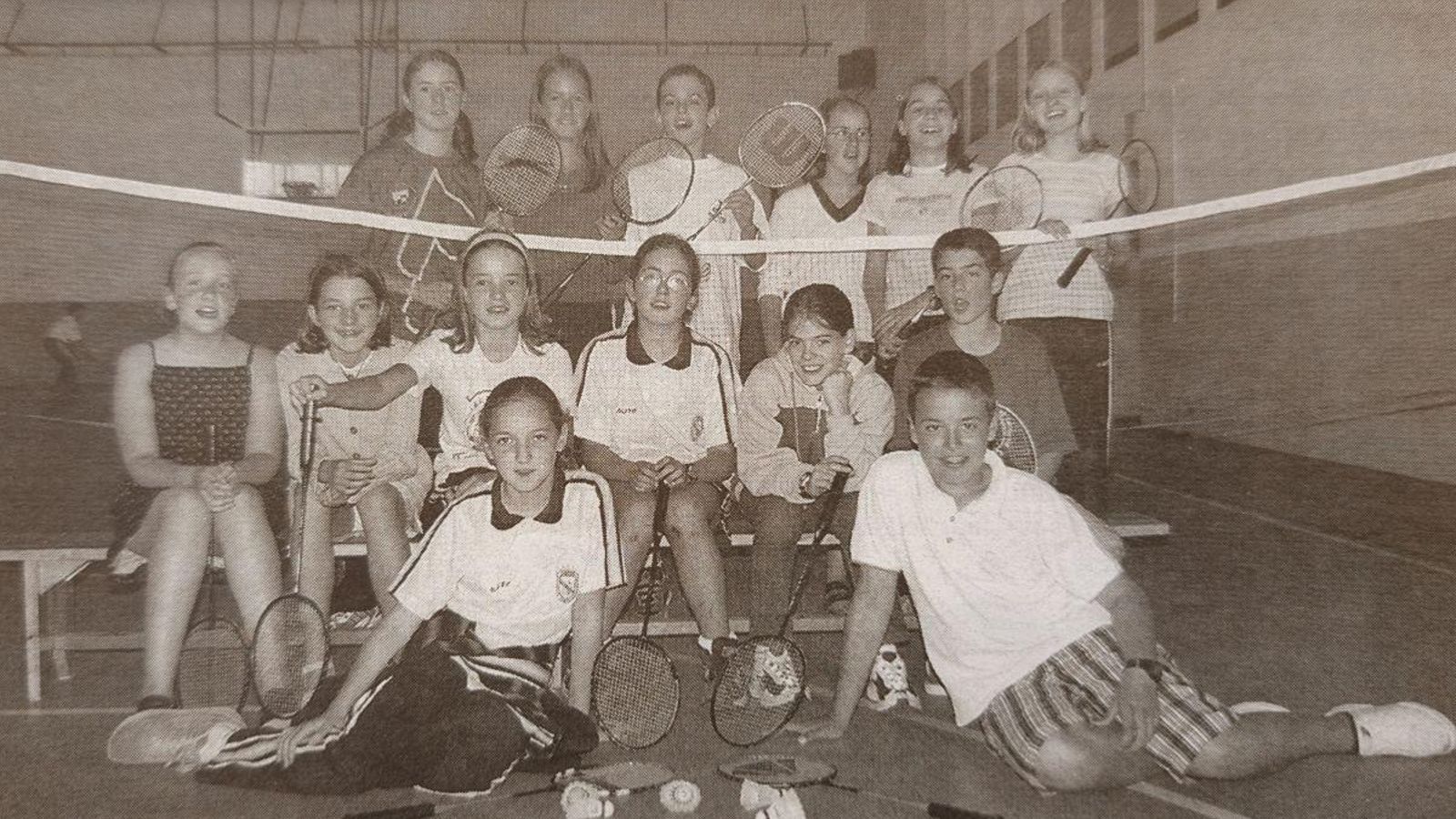 Equipo de bádminton de los Salesianos.