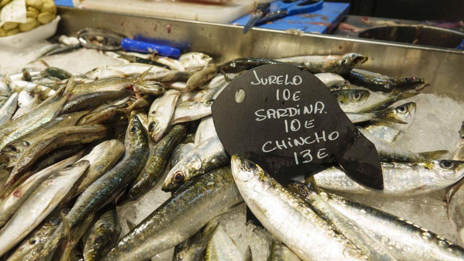 Las sardinas del ‘xeito’, las más valoradas, alcanzaron esta semana los 10 euros el kilo.