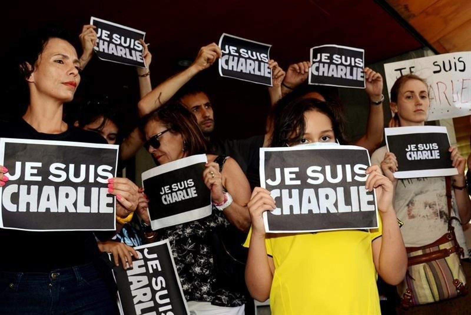 635566072804283702w(1)