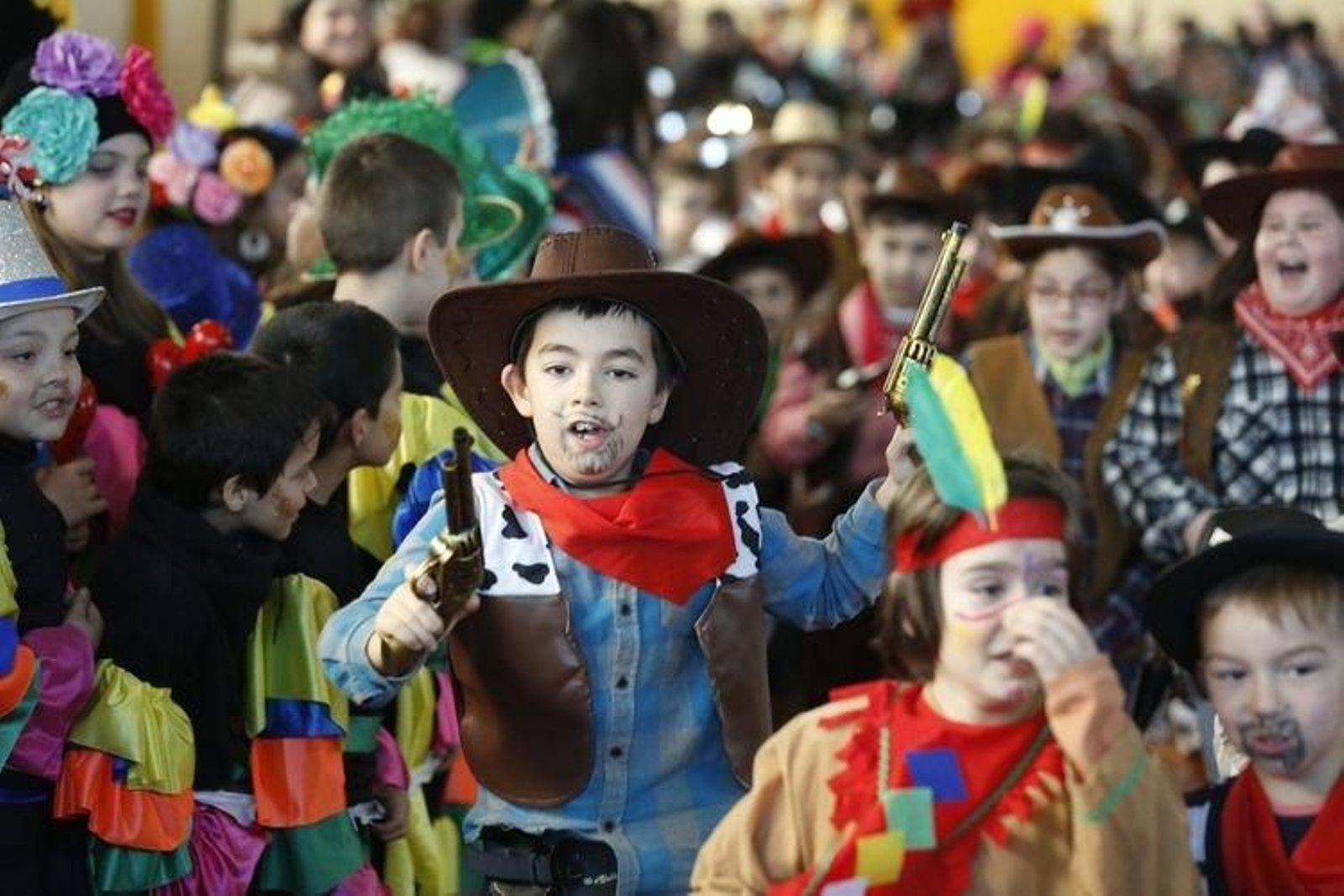 Celanova. 05-02-16. Provincia. Festa de entroido no Ceip Curros Enríquez de Celanova.
Foto: Xesús Fariñas