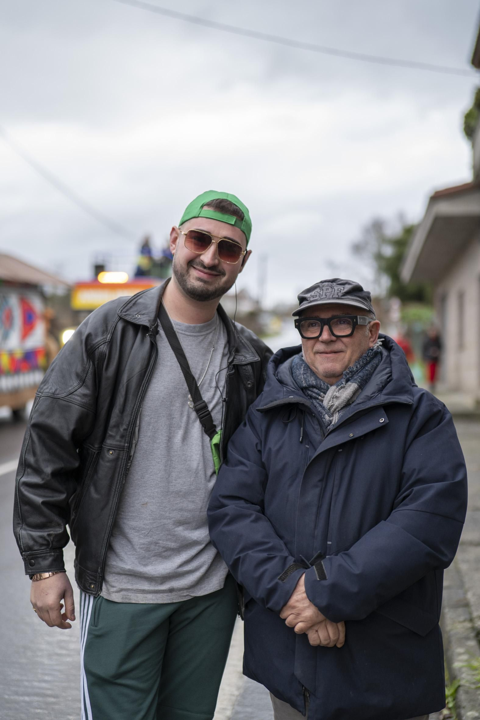 Galería | El Entroido itinerante de Parada de Amoeiro lleva la diversión por bandera