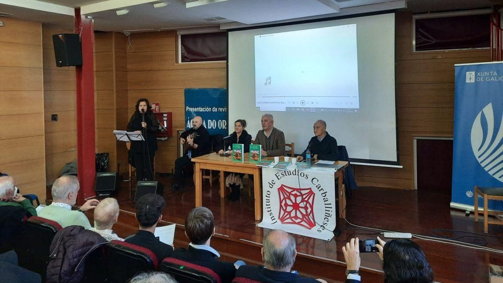 Momento de la actuación de la cantautora María do Ceo.