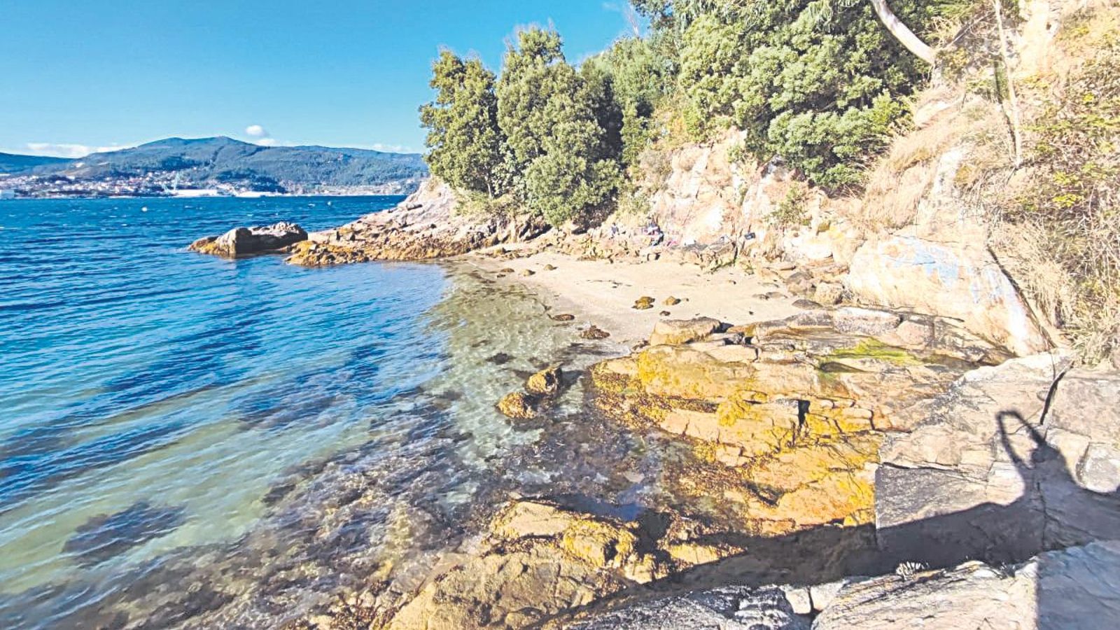 CALA DO FARO, AL PIE DE A GUÍA