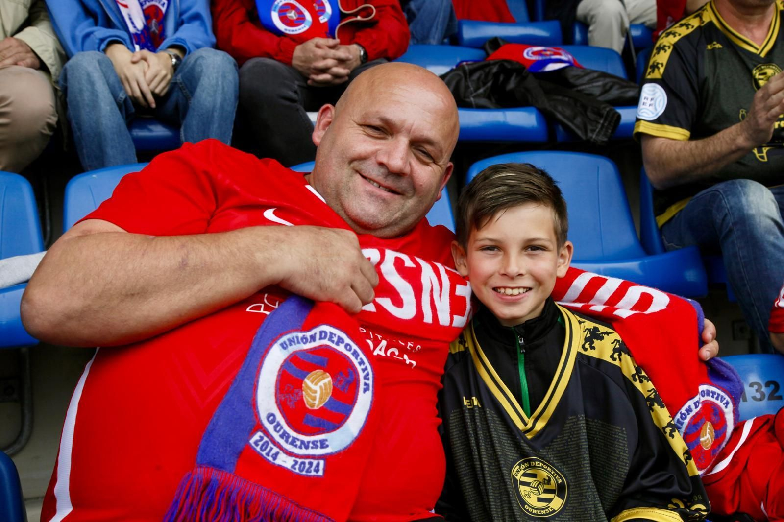 Galería | El Estadio de O Couto vibra con un partido para la historia de la UD Ourense