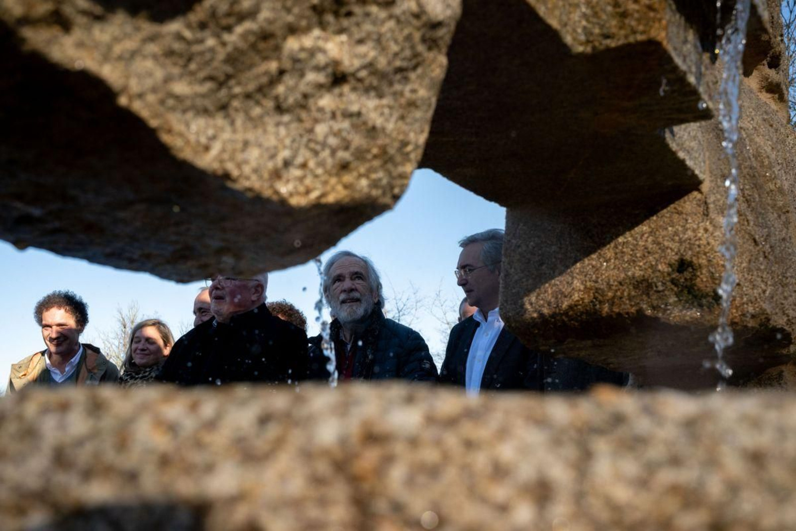 Autoridades junto a la “Fonte do Guieiro”.