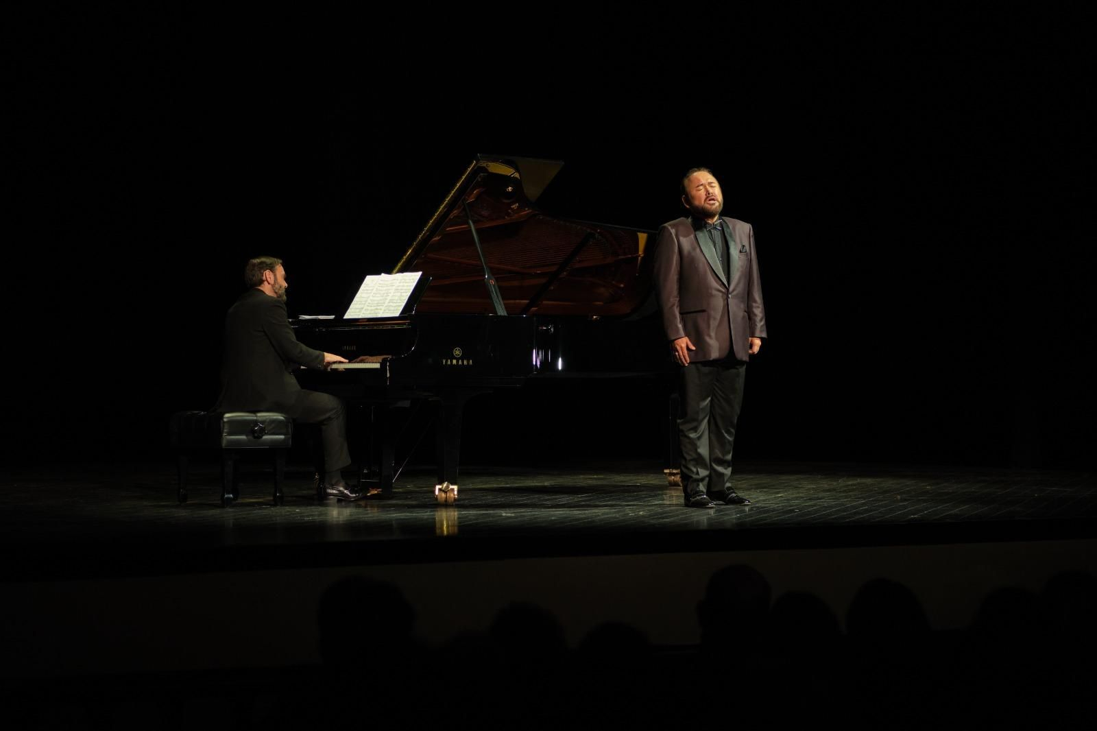 Actuación de pianista y tenor en Panamá