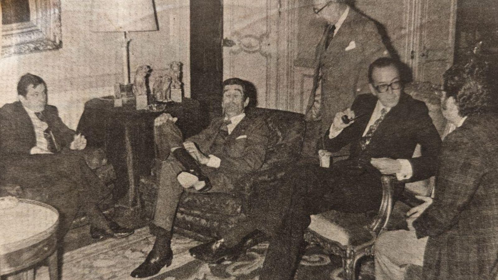 Sentados y de izquierda a derecha, José Luis Outeiriño, Fernando Suárez, el Marqués de Nerva y Luis López Salgado.