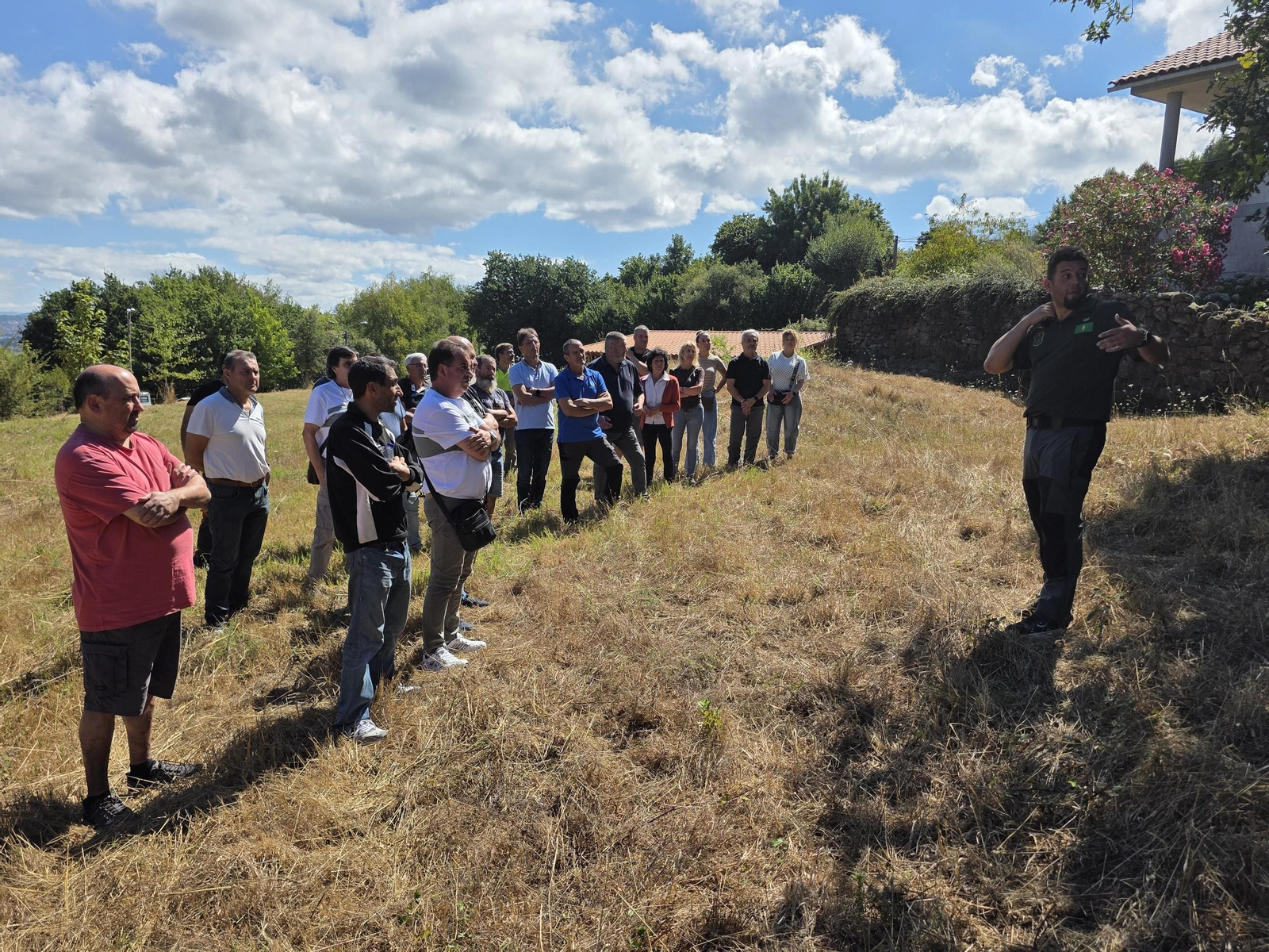 Una actividad de formación en autoprotección dentro de la campaña "Ollos no monte".