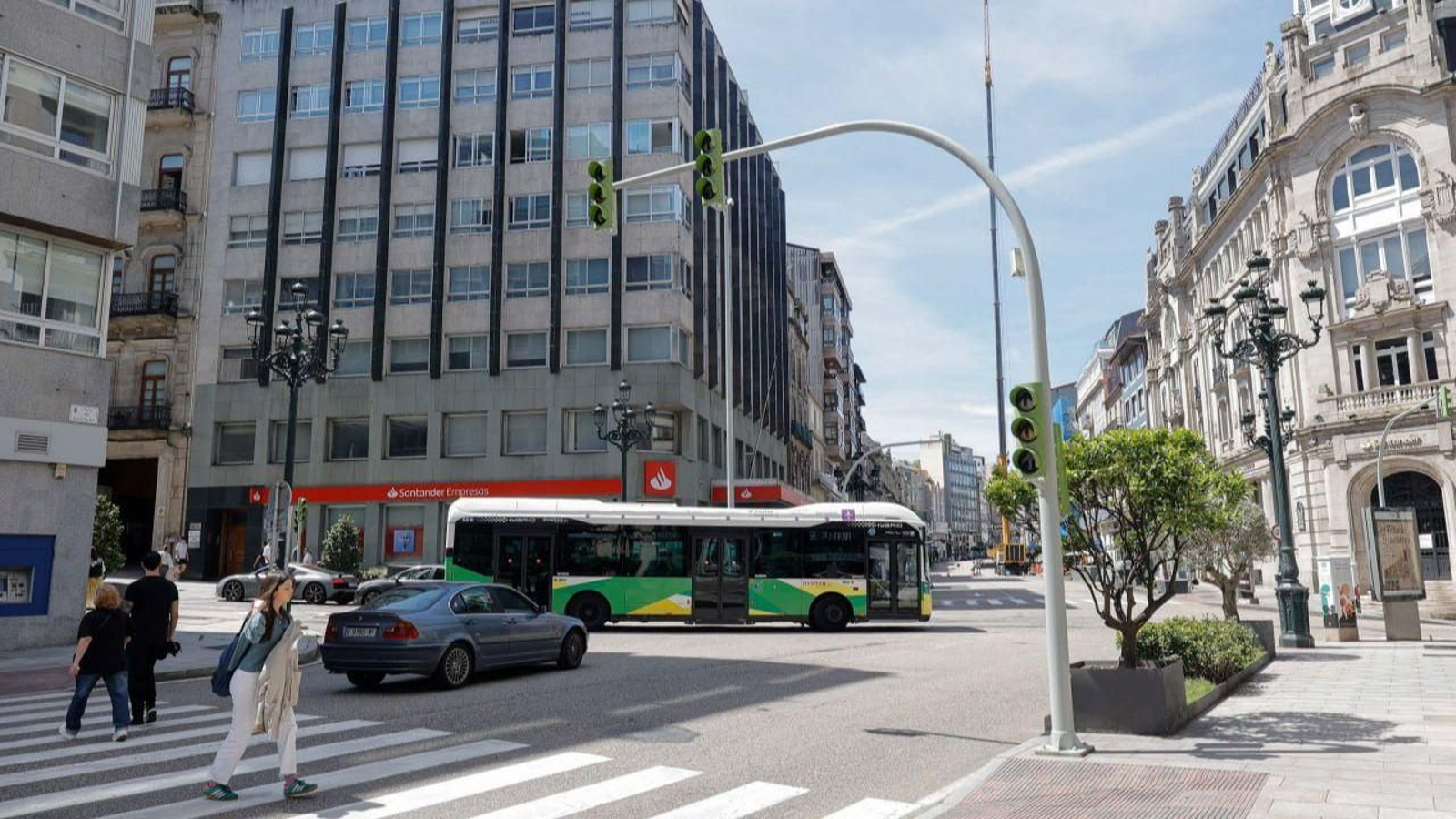 Semáforos apagados en el centro de Vigo, en una imagen de archivo.