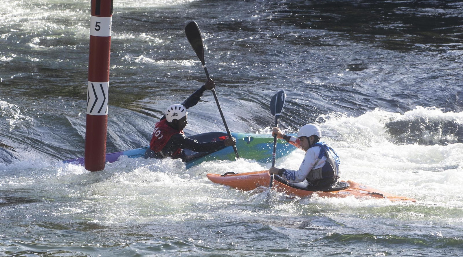 Galería | Mondariz Balneario acogió el Gallego de slalom y kayak cross