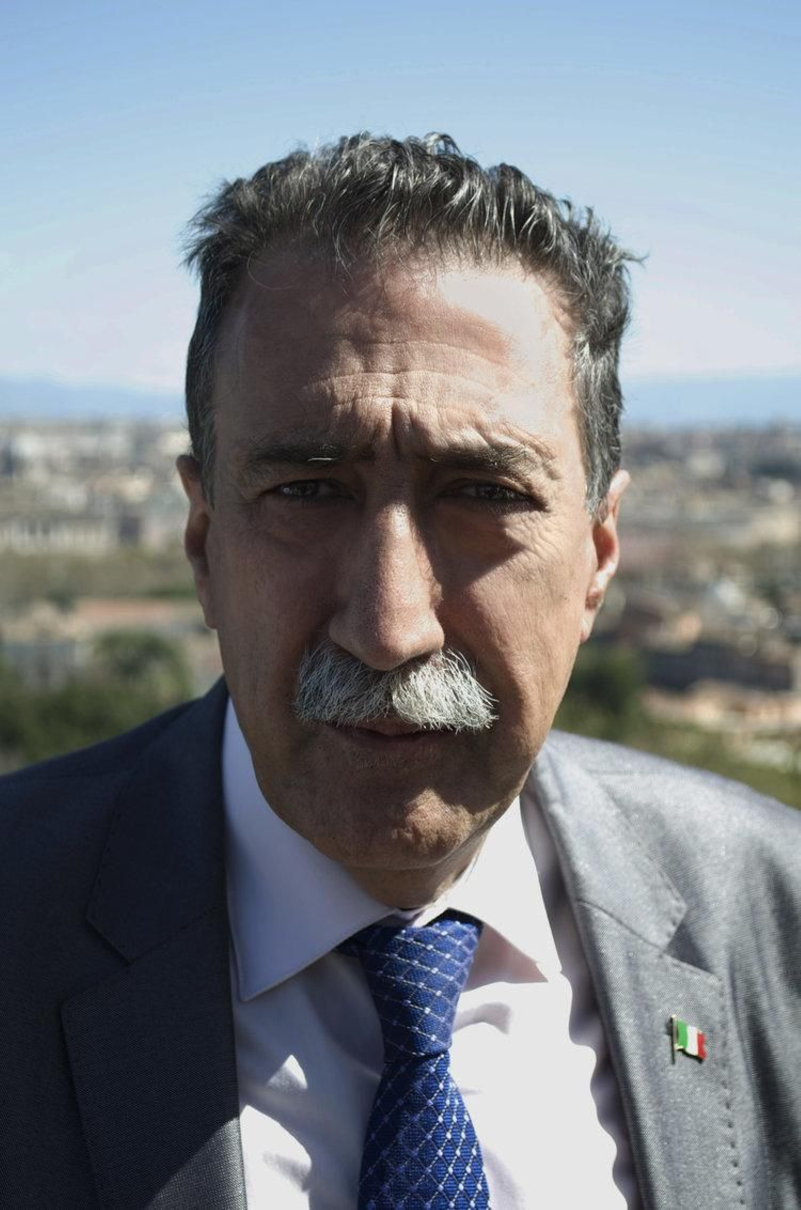 Vicente Araguas (REBECA MARTÍNEZ)