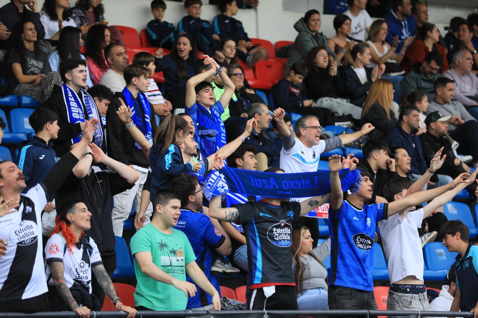 Galería |  Tarde triste en O Couto con el Ourense CF en descenso tras la derrota