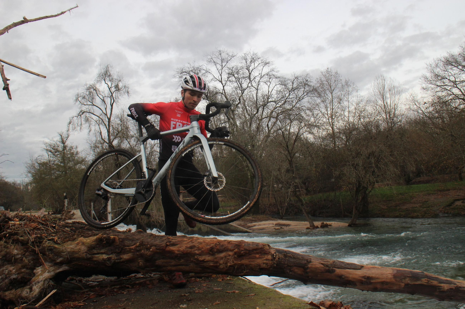 Galería | El campeón de ciclocross Miguel Rodríguez entrena en su Ponteareas natal