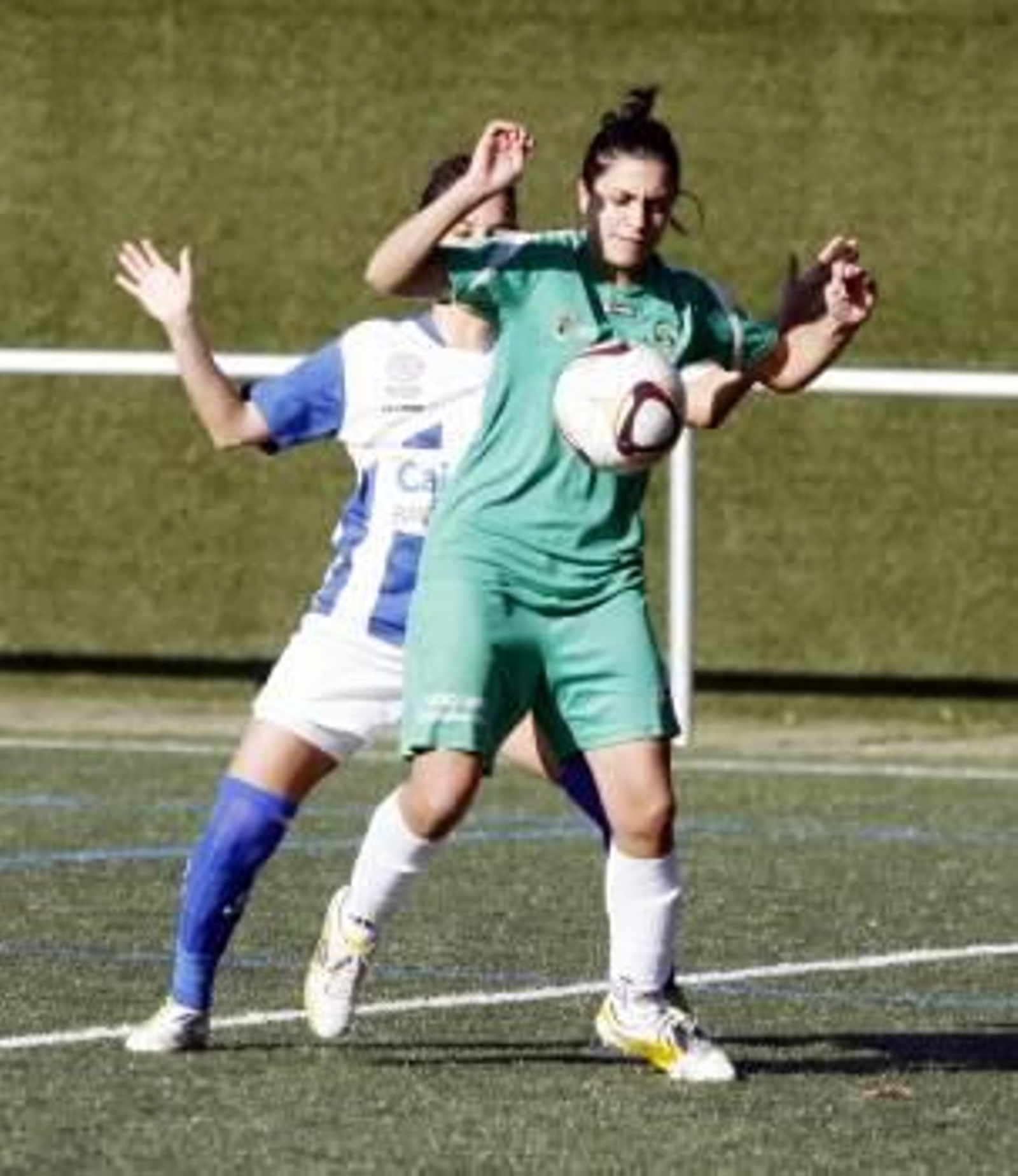 Ana Buceta, en un partido de la pasada campaña con El Olivo. (Foto: ARCHIVO)