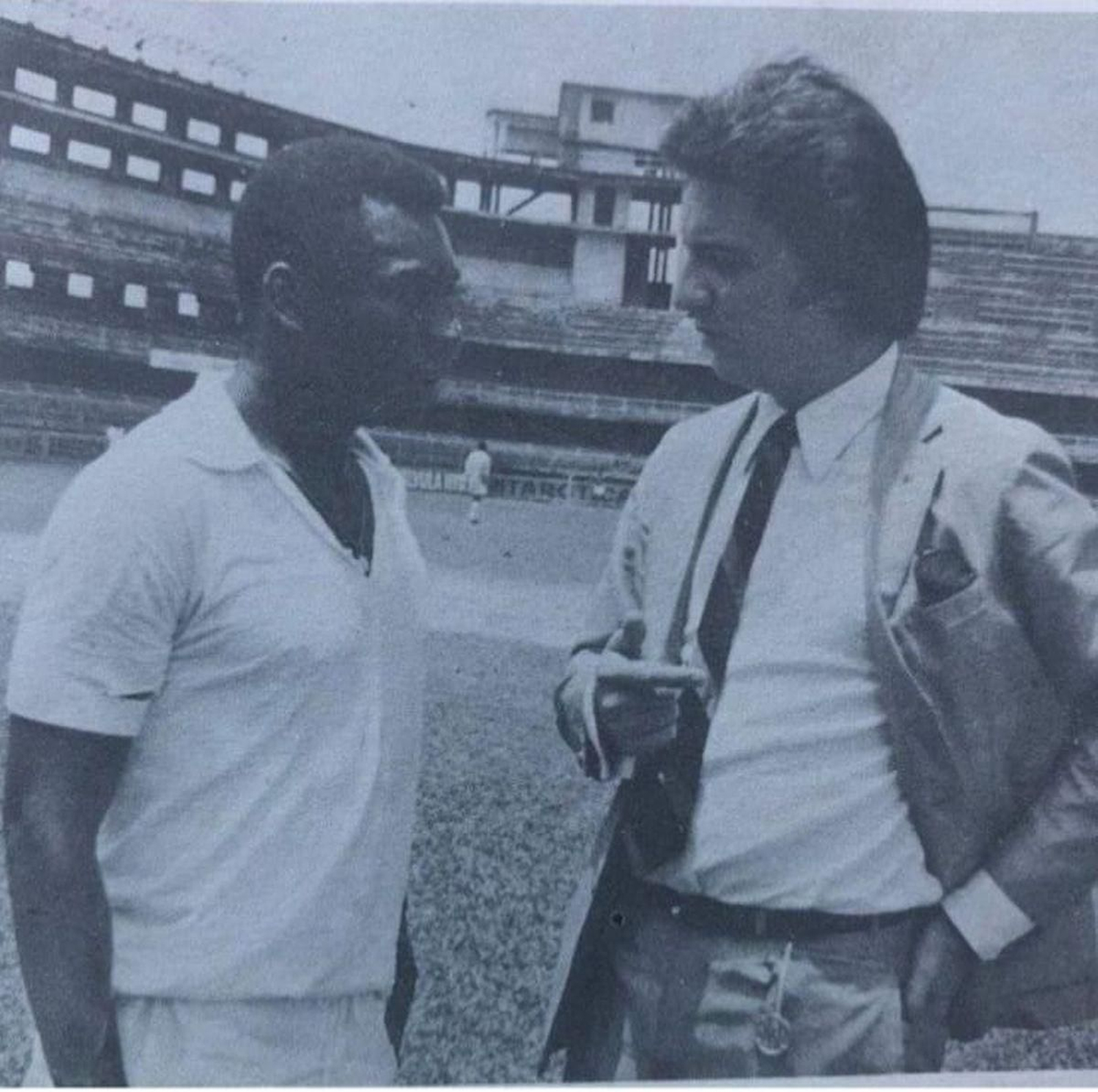 Pepito Fornos, con Pelé en 1971, cuando iniciaron relación laboral.