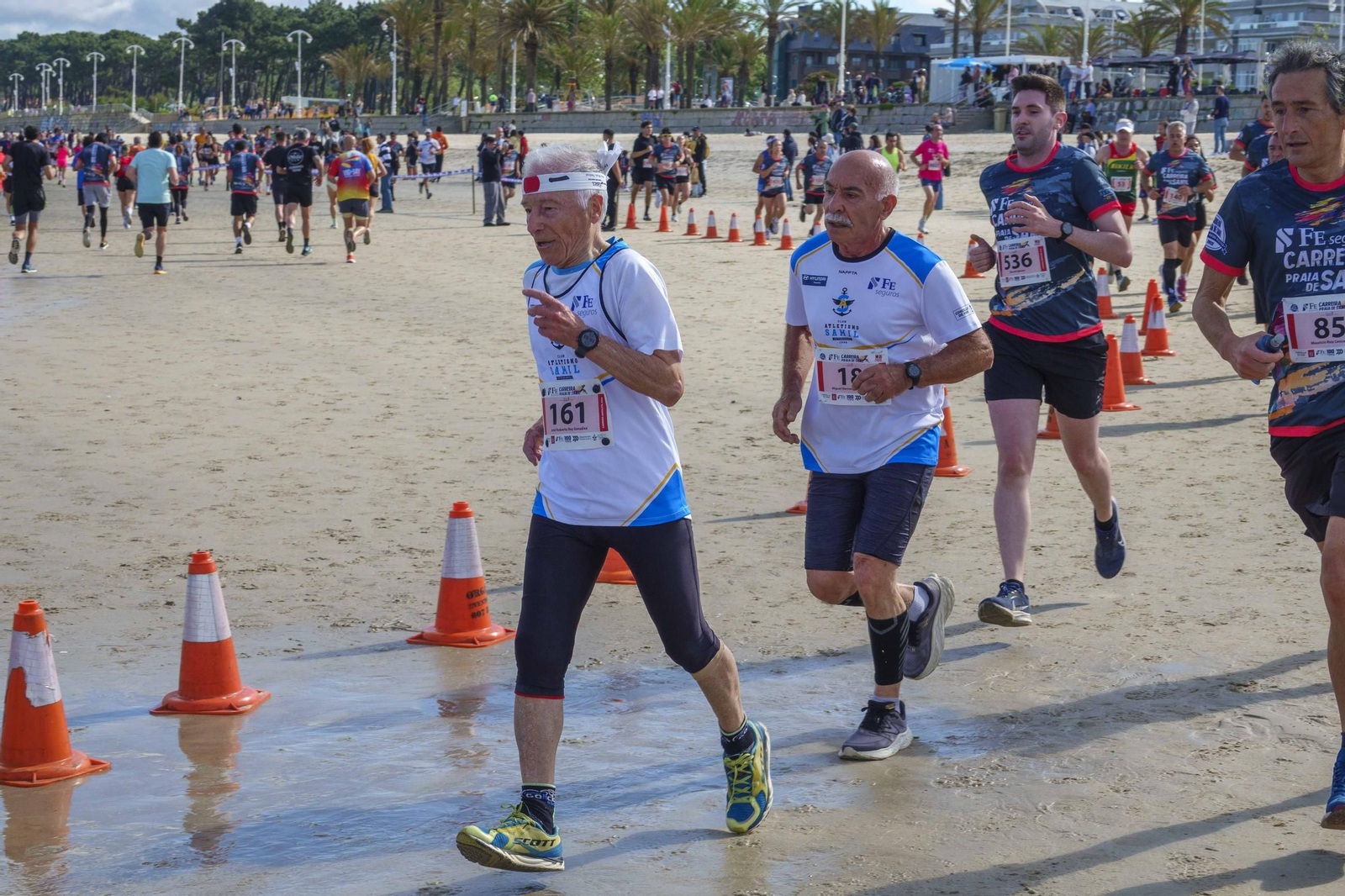 Galería | 1.000 corredores inundan Samil