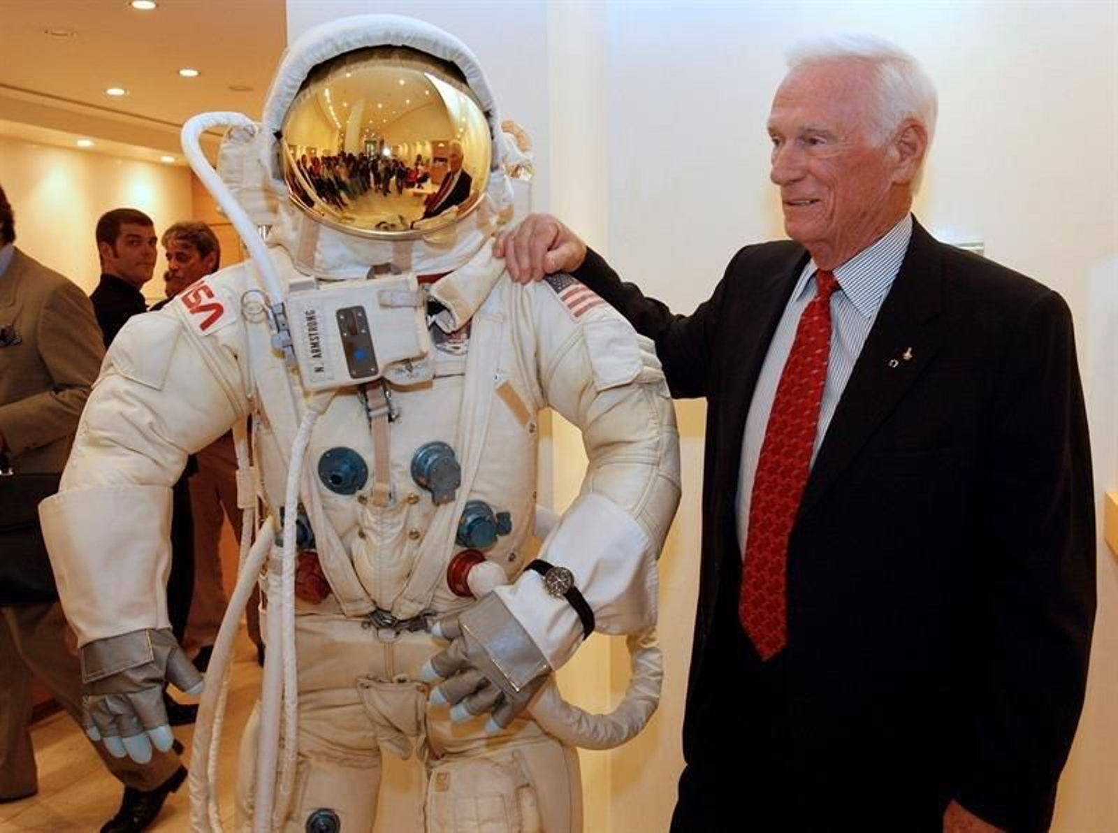 El astronauta estadounidense Eugene Cernan