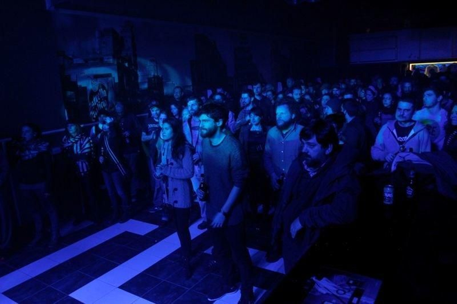 Los amigos de Diego, entre  el público en el concierto celebrado el sábado.