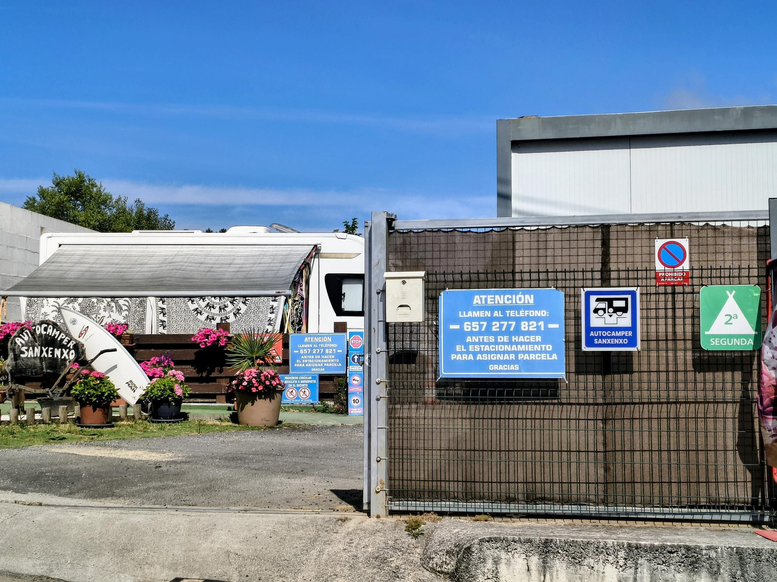 El área para autocaravanas de Canelas, en Sanxenxo, con una capacidad para 54 vehículos.