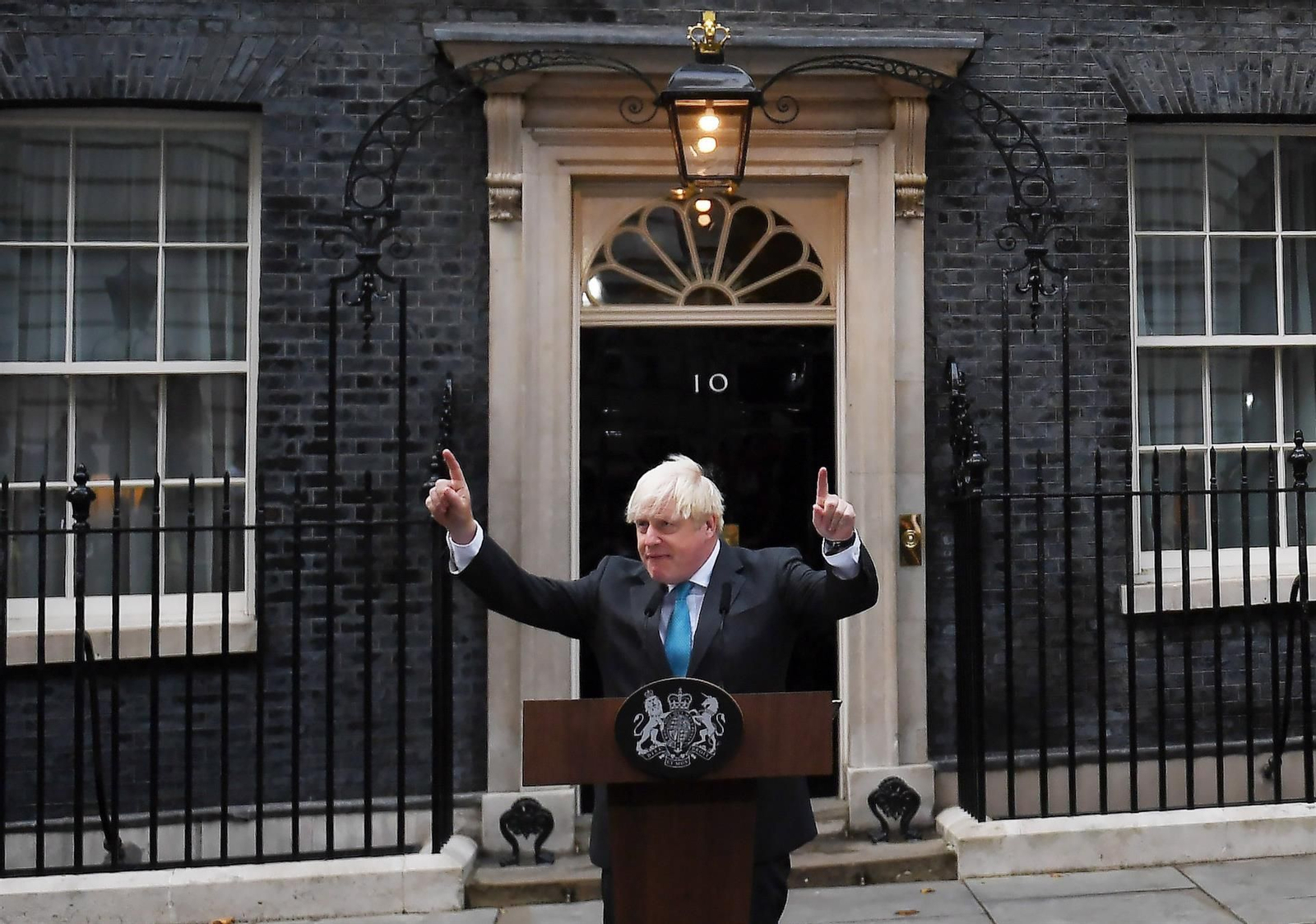 Boris Johnson, durante su discurso de despedida en Downing Street 10. // EFE