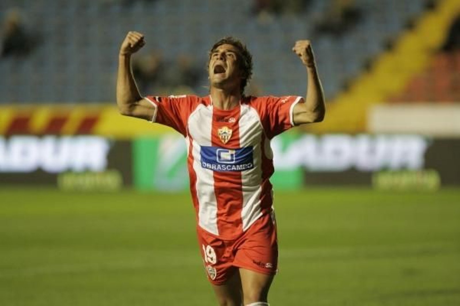 Natalio Lorenzo celebra un gol con la camiseta de la Unión Deportiva Almería. foto: almería información