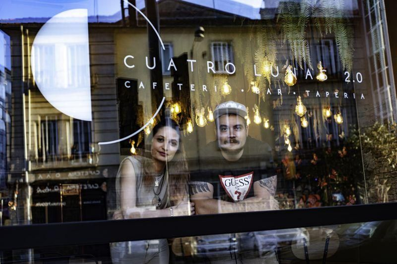 Rubén Figueiredo y Ainoa del Río, responsables del Cuatro Lunas 2.0, ayer. 
(Foto: Martiño Pinal)