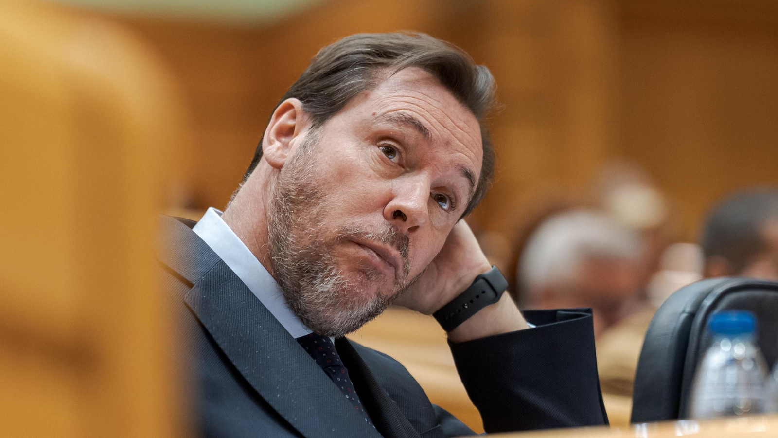 El ministro de Transportes y Movilidad Sostenible, Óscar Puente, durante el pleno extraordinario sobre el caos ferroviario, en el Senado, a 29 de enero de 2026, en Madrid (España).