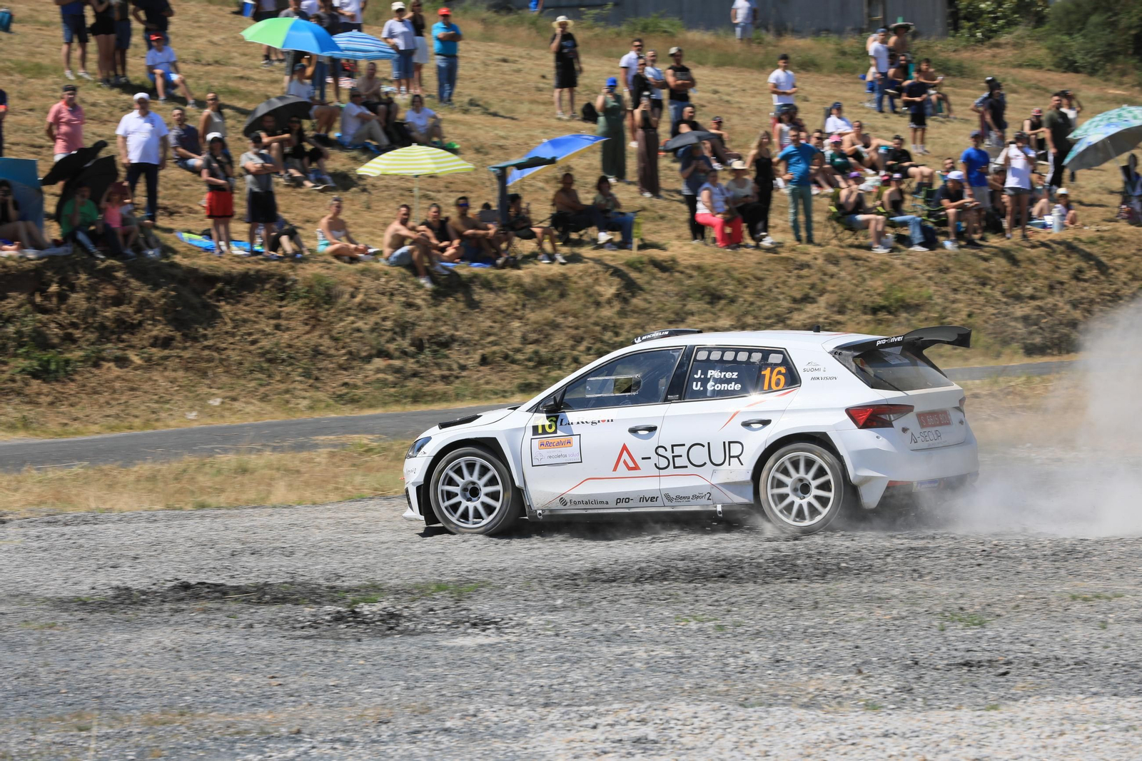 Galería | El público disfruta del Rally de Ourense en el tramo Cartelle-Toén, en fotos