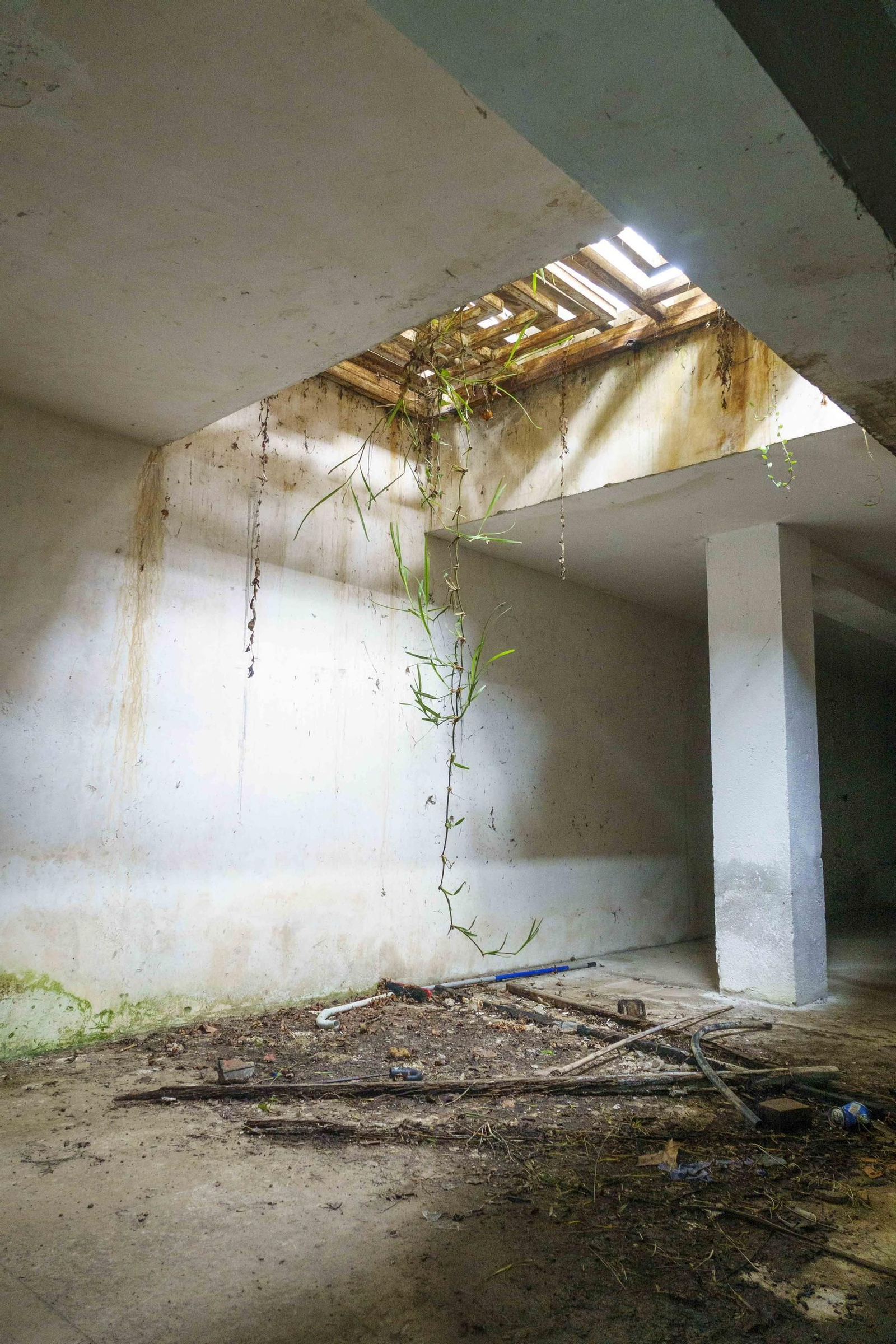 Galería | El interior del búnker nuclear que se esconde en O Castro