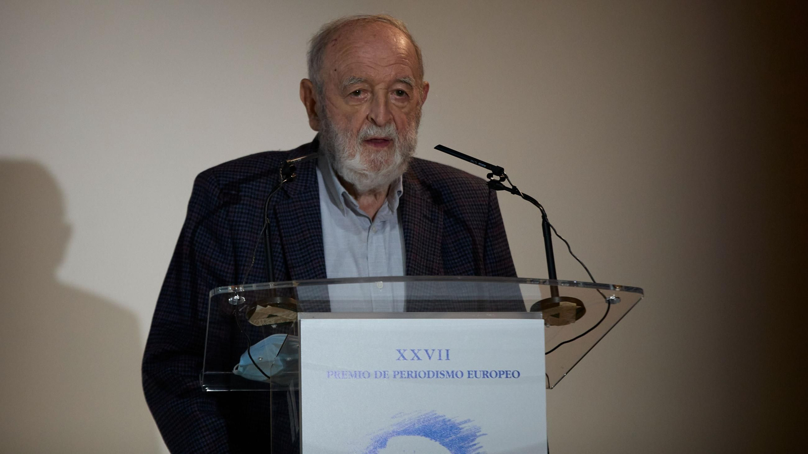 Diego Carcedo como presidente de la Asociación de Periodistas Europeos.