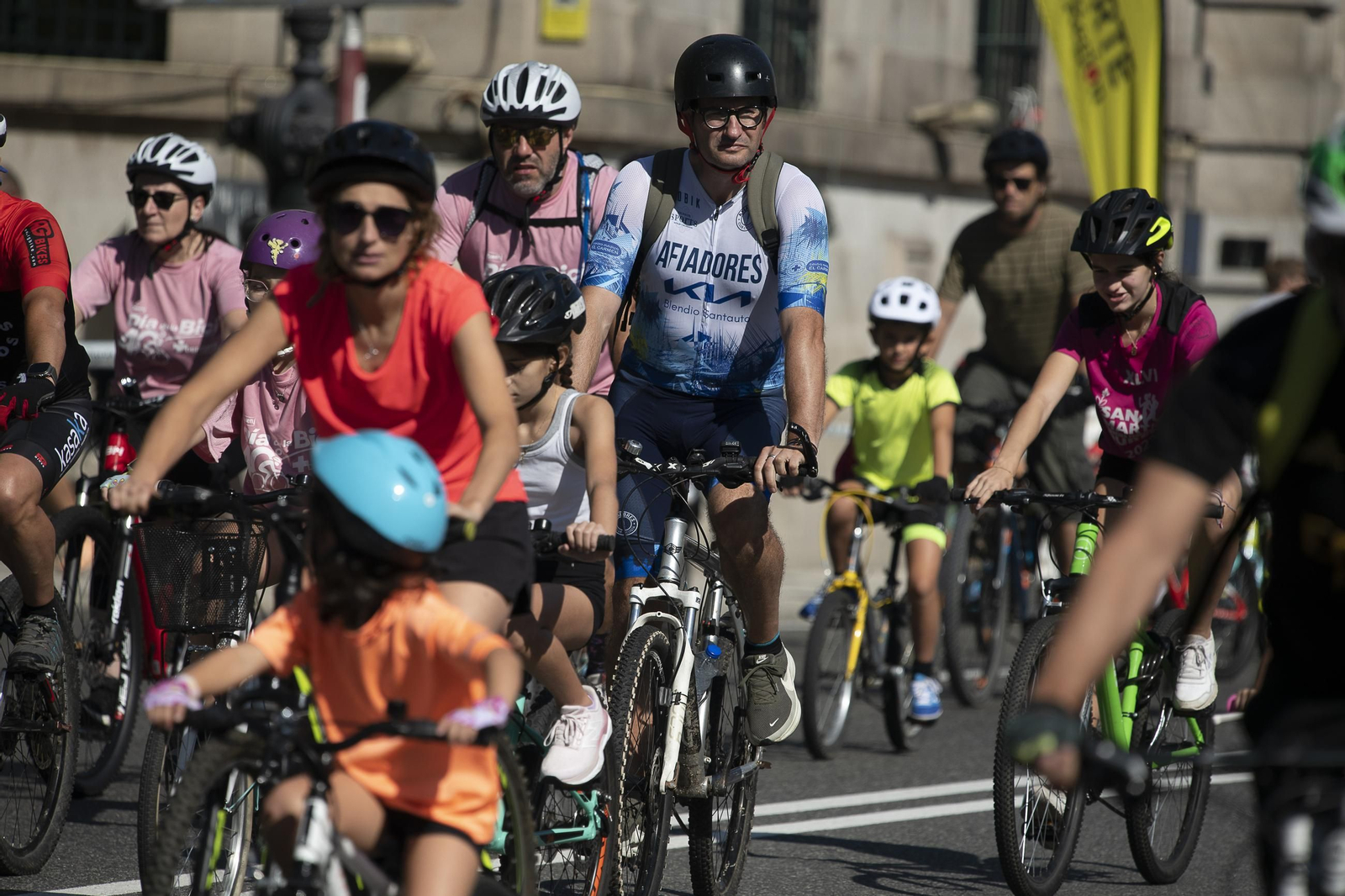 Galería | Ourense disfruta de un Día da Bici con sol, ambiente familiar y regalos