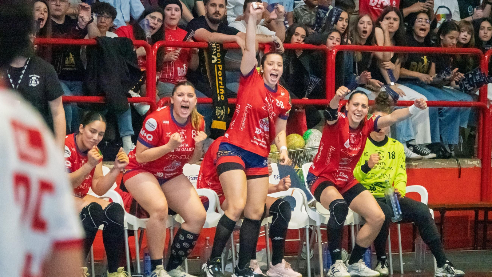 Daniela Moreno (en el centro), en la final que disputó la temporada pasada con el Porriño.