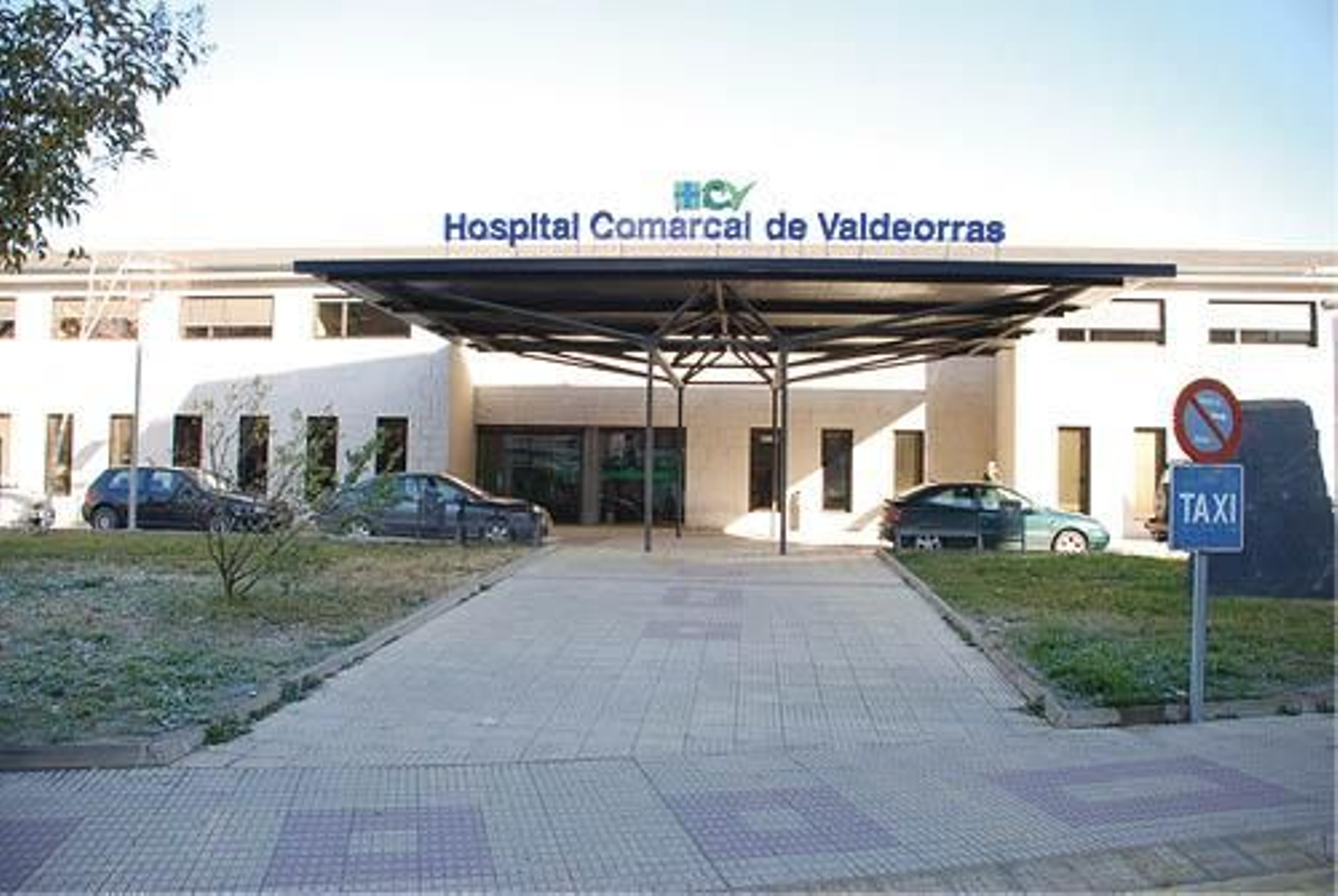 Fachada del Hospital Público de Valdeorras, en O Barco. (J.C.)