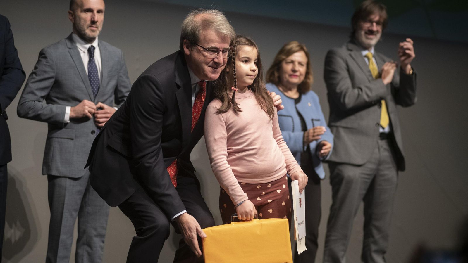 Galería | Reconocimientos por los incendios y los mejores relatos, protagonistas del Día de la Constitución en Ourense