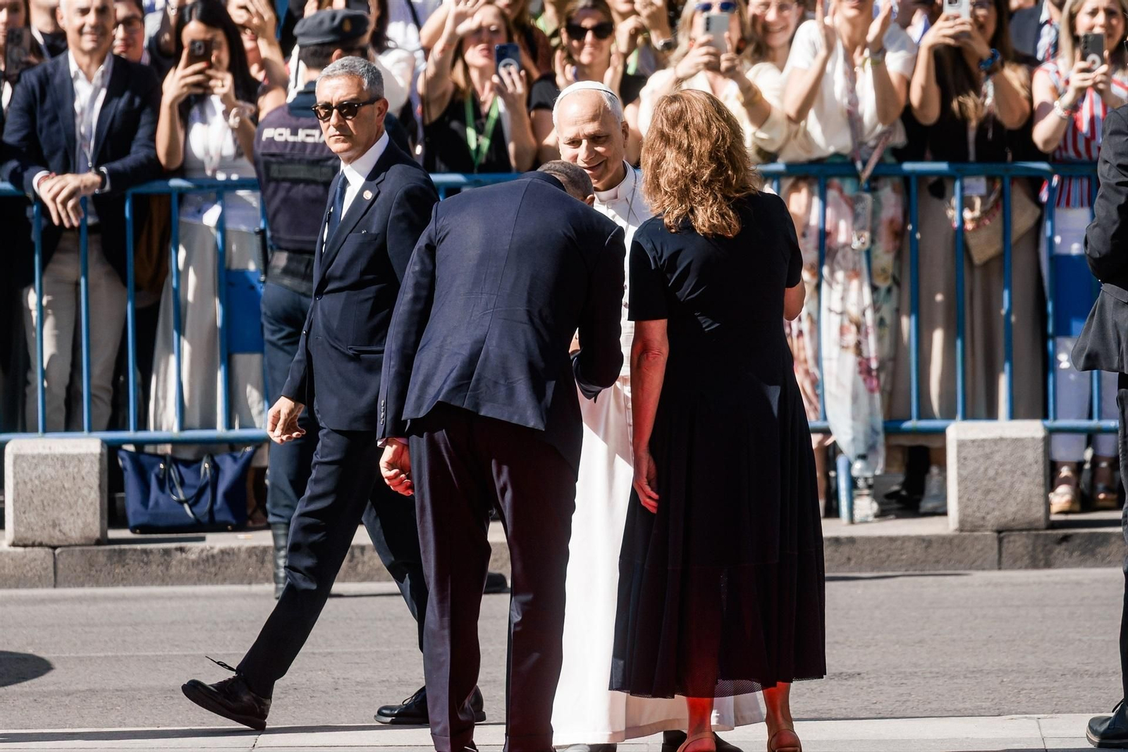 Galería | Las mejores fotos del tercer día de la visita del papa León XIV en Madrid, del Congreso al Bernabéu