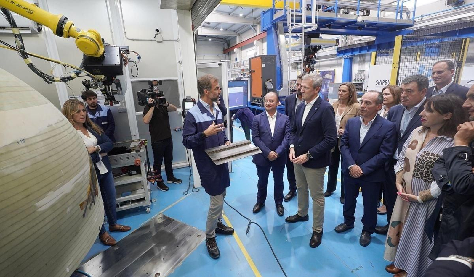 El presidente de la Xunta, Alfonso Rueda, visitó ayer Aimen en O Porriño con motivo del décimo aniversario de su centro láser.