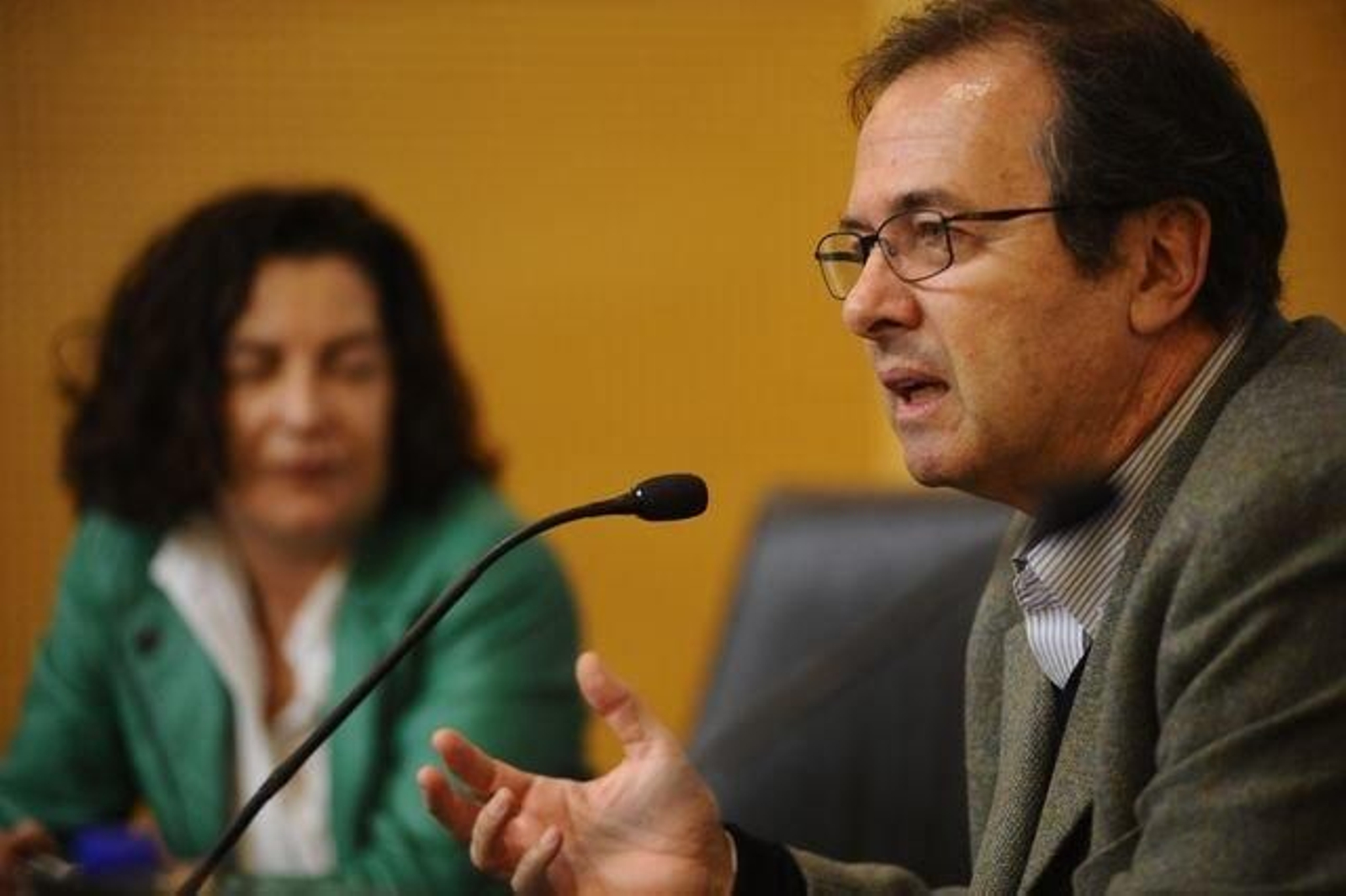 Fina Calleja y Javier Moro, en la conferencia.